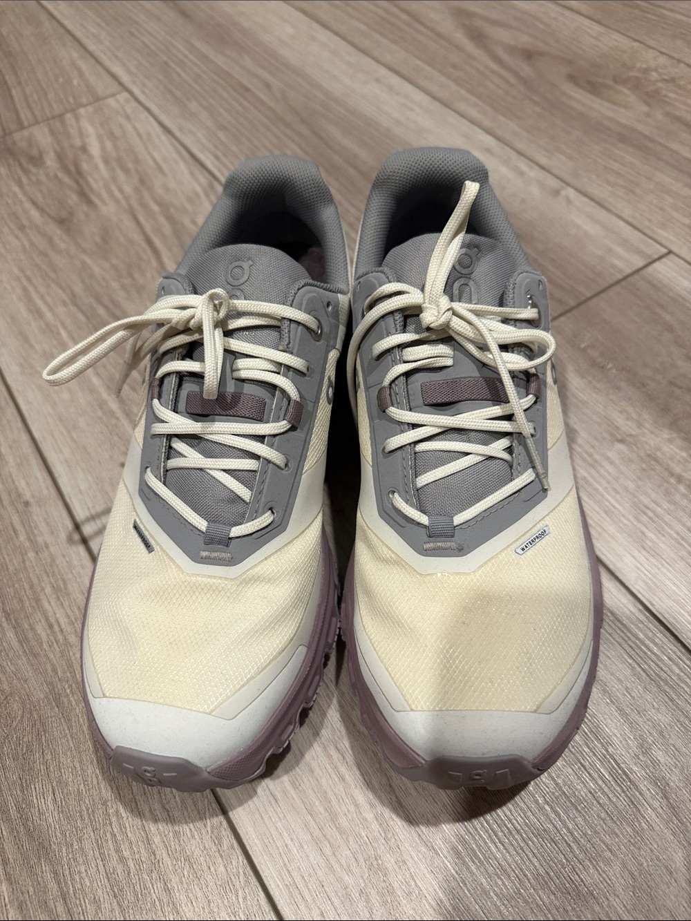 On Running Cloudventure Women's Trail Shoes in Ice Heron, 7.5 - Picture 3 of 7